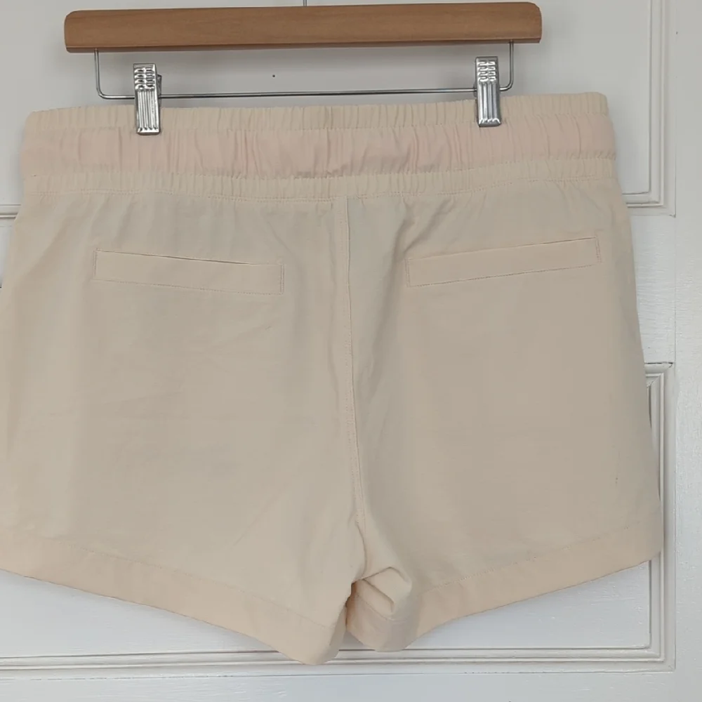 GAP Fit Hike Women's Tan Shorts with Neon Pink Drawstring - Picture 2 of 6